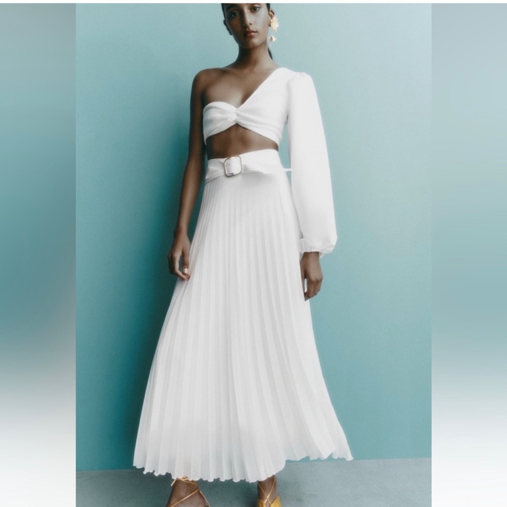 Zara pleated skirt with faux leather belt